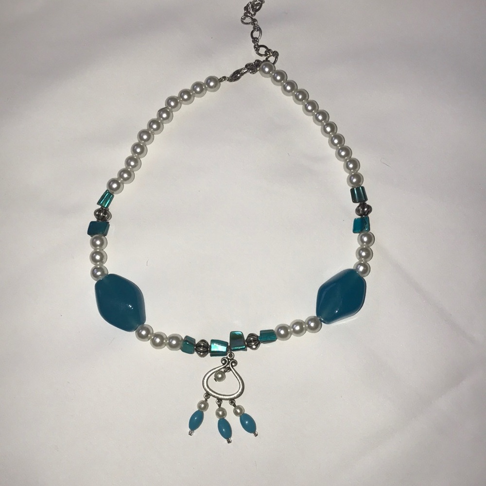 Vintage blue glass beads shell pieces necklace